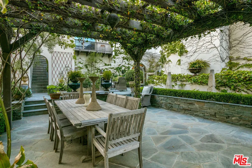 850 Muskingum Avenue Pacific Palisades, CA 90272