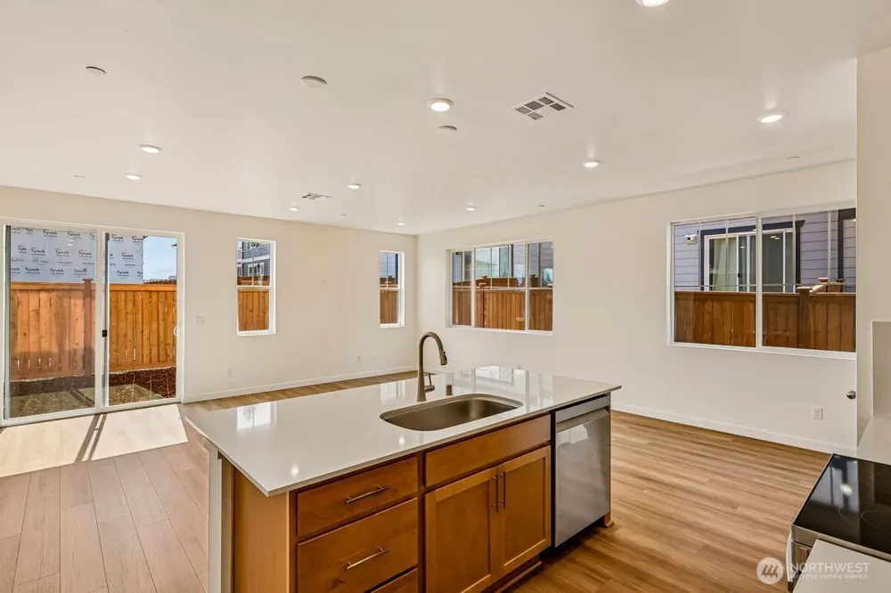 8520 42nd Place NE #ES76 Marysville, WA 98270
