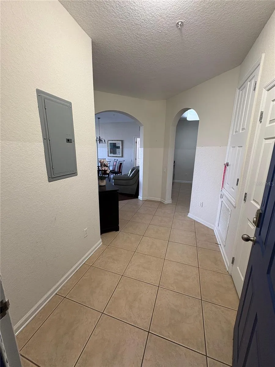 4102 BREAKVIEW DRIVE #40103 Orlando, FL 32819