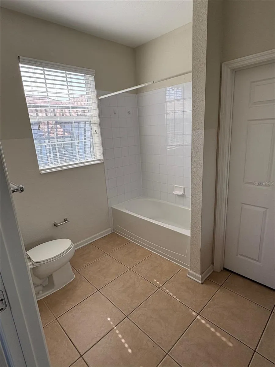 4102 BREAKVIEW DRIVE #40103 Orlando, FL 32819