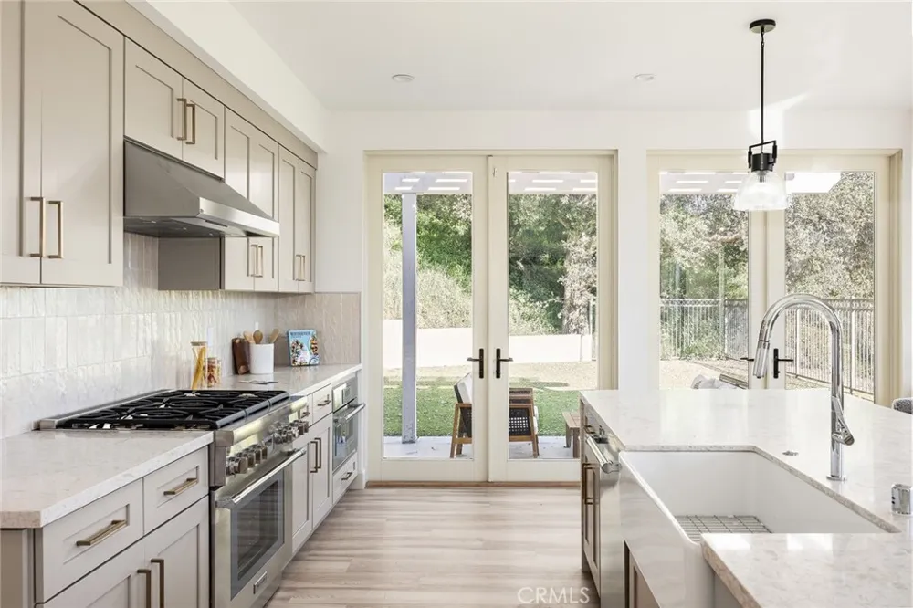 608 Baldwin Court Sierra Madre, CA 91024