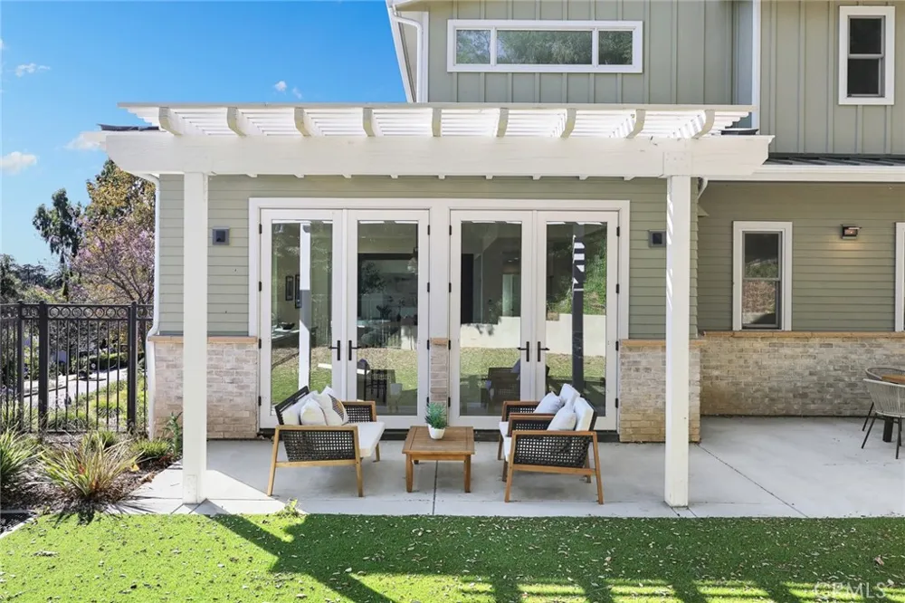 608 Baldwin Court Sierra Madre, CA 91024