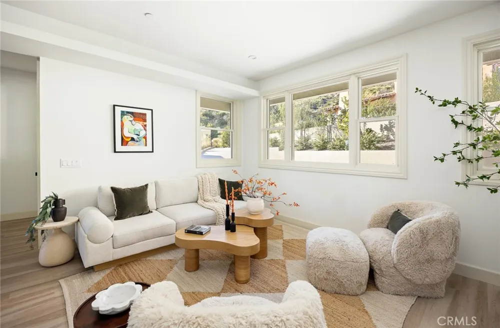 608 Baldwin Court Sierra Madre, CA 91024