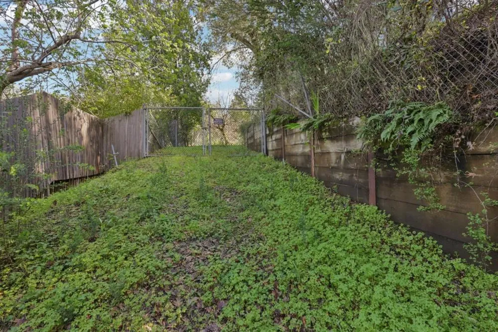 145 Foxwood Road Road Portola Valley, CA 94028