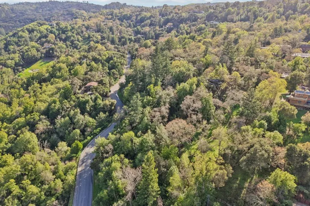 145 Foxwood Road Road Portola Valley, CA 94028