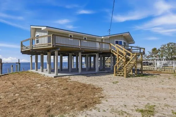 18 4TH STREET Horseshoe Beach, FL 32648