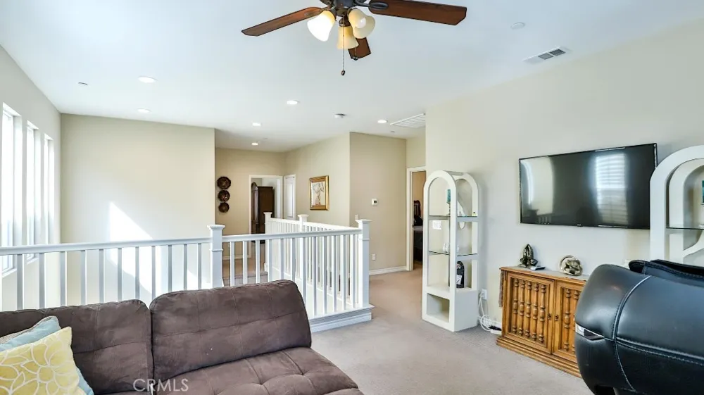 4693 Holly Long Beach, CA 90805