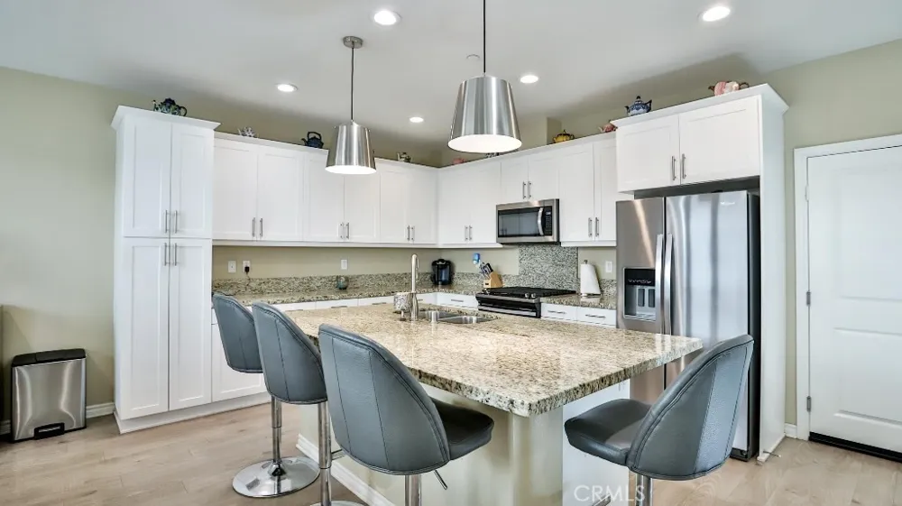 4693 Holly Long Beach, CA 90805