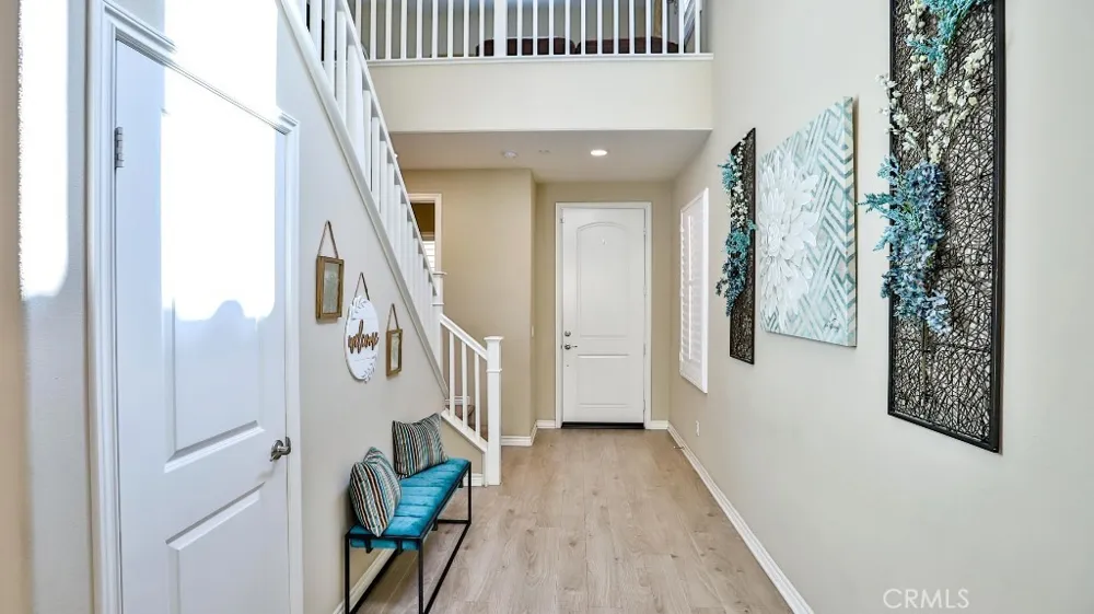 4693 Holly Long Beach, CA 90805