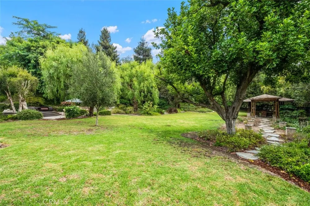2540 Crow Foot Lane Diamond Bar, CA 91765