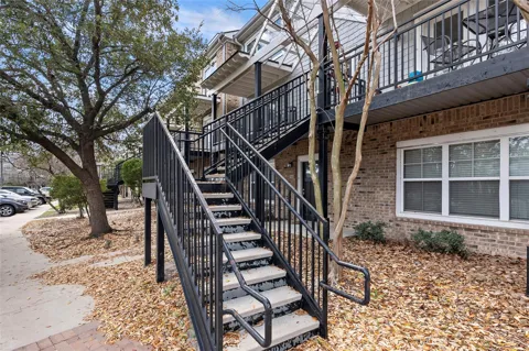 1725 Harvey Mitchell Parkway S #1431