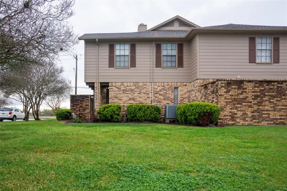 1862 Birch Street Texas City, TX 77591