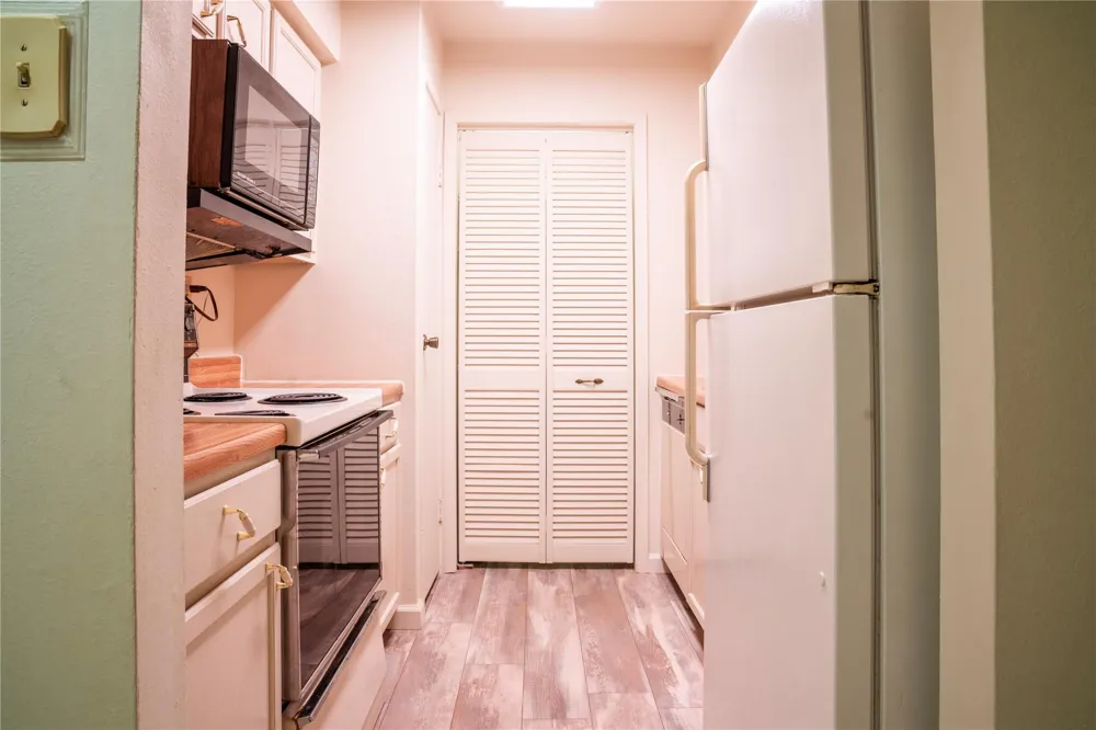 1862 Birch Street Texas City, TX 77591
