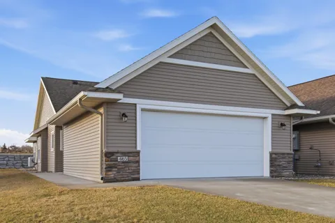 465 Meadowview Court