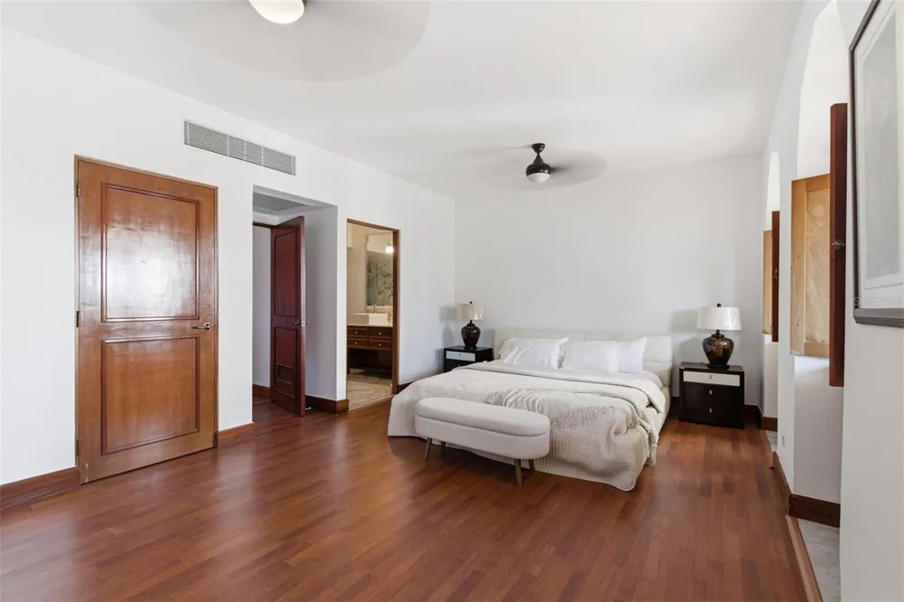 65 CALLE SAN FRANCISCO Old San Juan, PR 00901