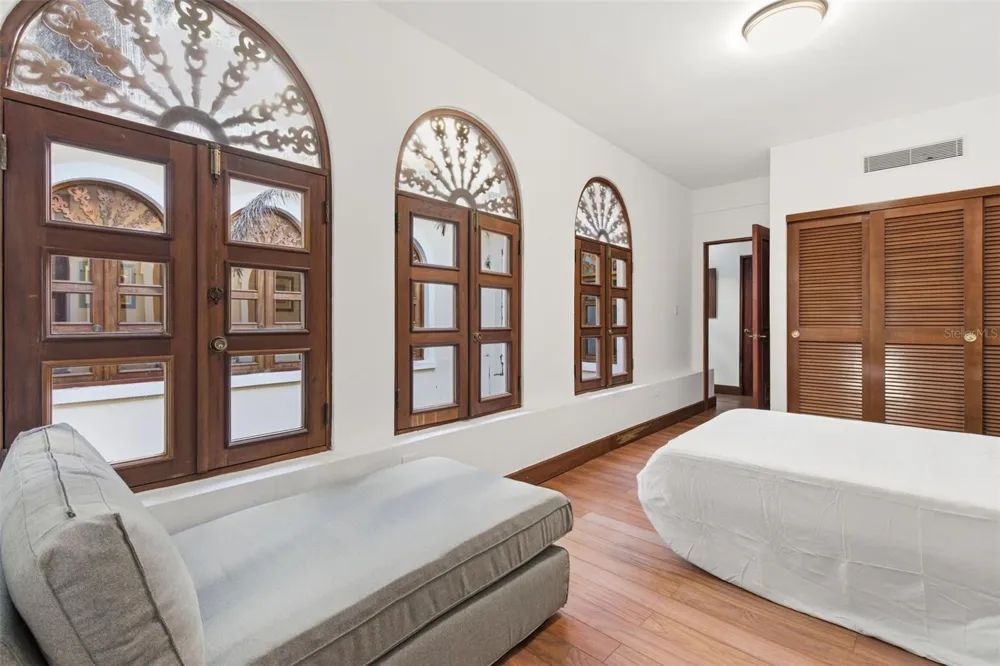65 CALLE SAN FRANCISCO Old San Juan, PR 00901