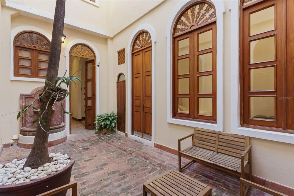 65 CALLE SAN FRANCISCO Old San Juan, PR 00901