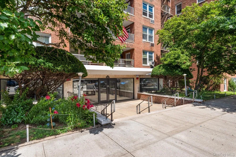 6011 Broadway #5E Woodside, NY 11377