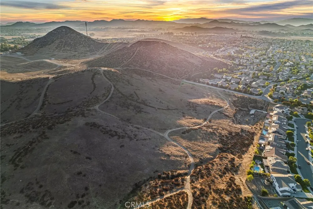 Melmore Menifee, CA 92584