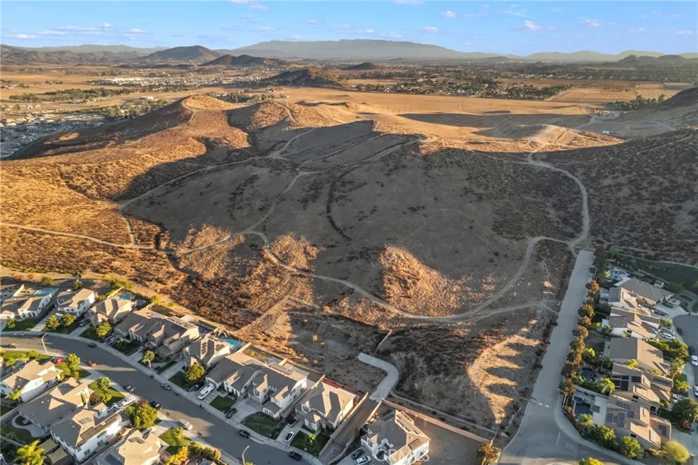 Melmore Menifee, CA 92584