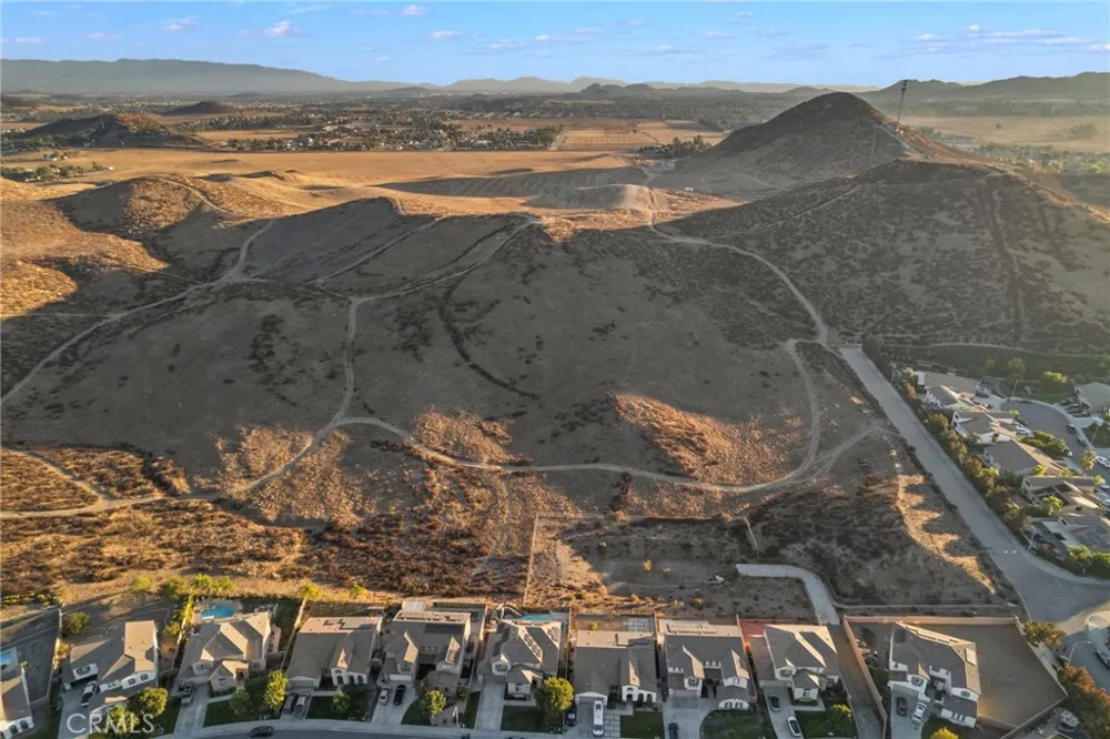 Melmore Menifee, CA 92584
