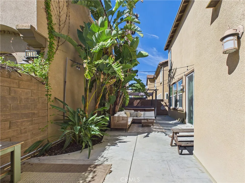 3174 E Piru Brea, CA 92821