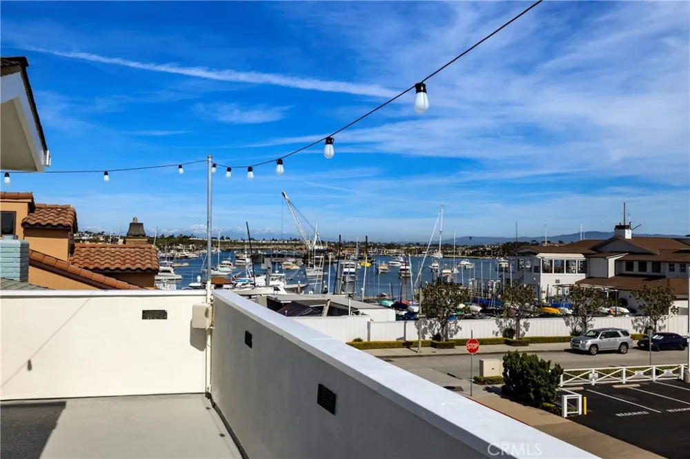 203 8th st Newport Beach, CA 92661