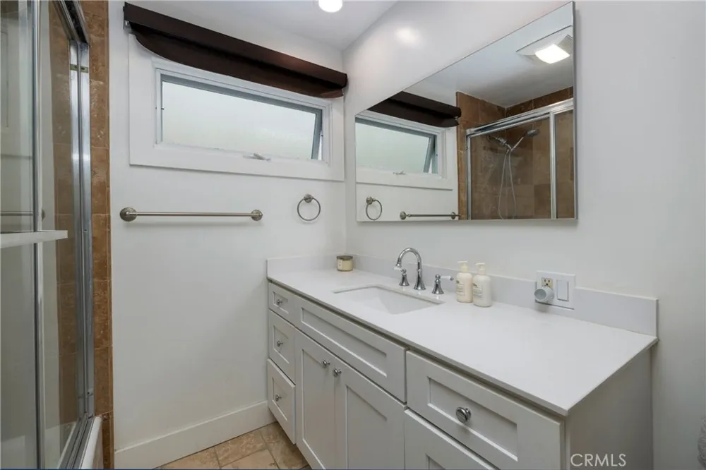 203 8th st Newport Beach, CA 92661