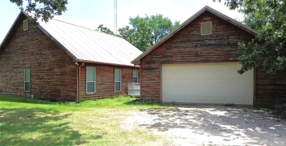 218 Lcr 743 Thornton, TX 76687