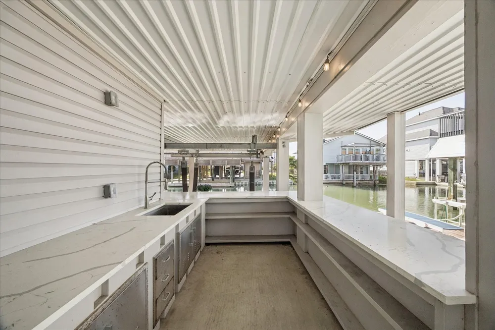 16533 Barbados Way Jamaica Beach, TX 77554