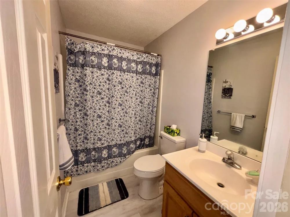 160 Whispering Pines Drive Marion, NC 28752