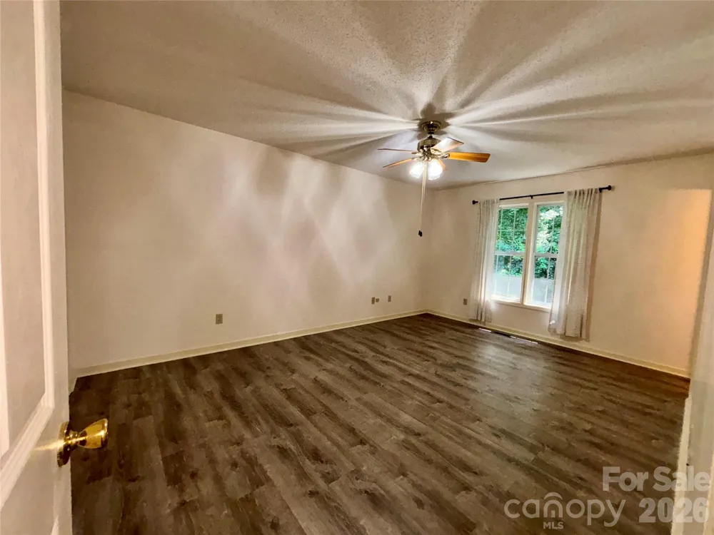 160 Whispering Pines Drive Marion, NC 28752