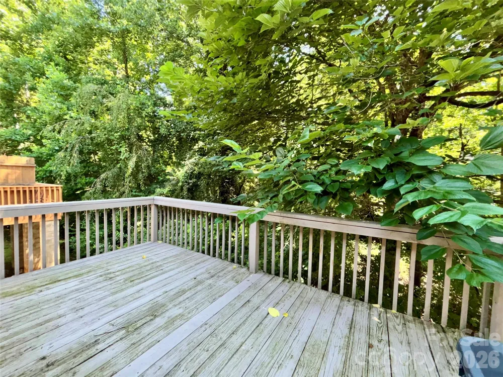 160 Whispering Pines Drive Marion, NC 28752