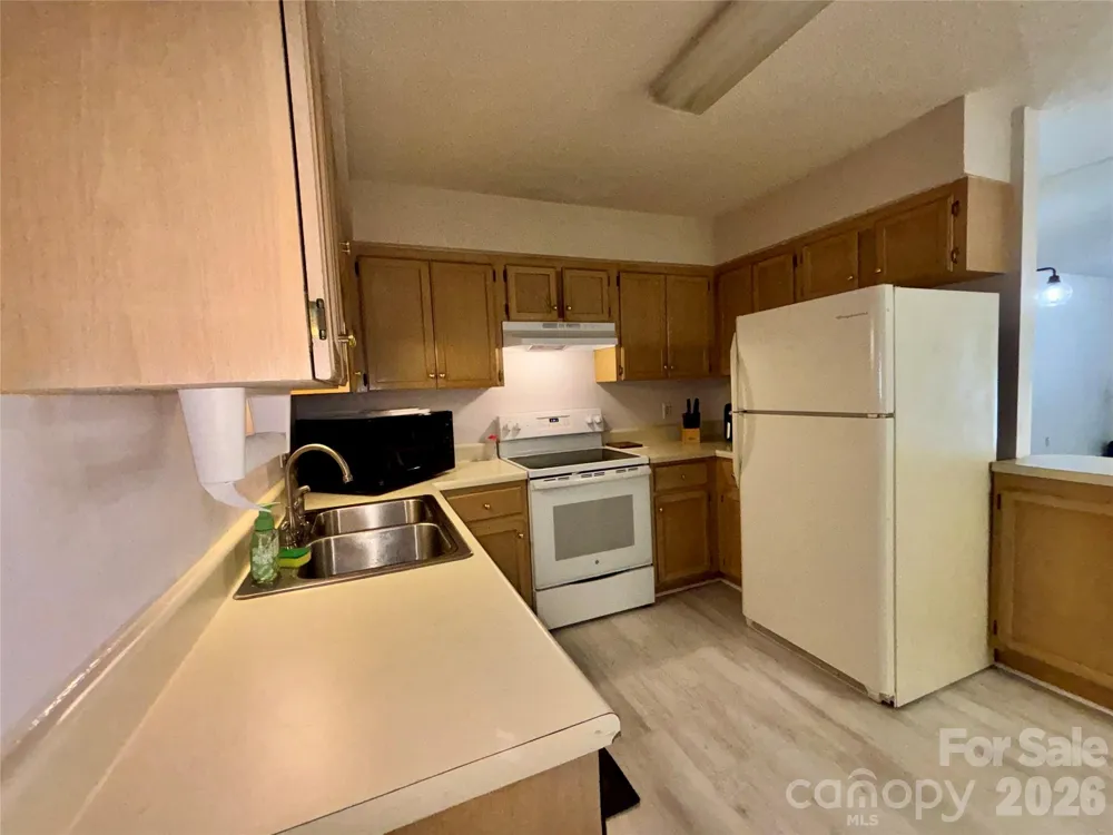 160 Whispering Pines Drive Marion, NC 28752