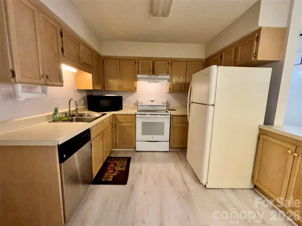 160 Whispering Pines Drive Marion, NC 28752