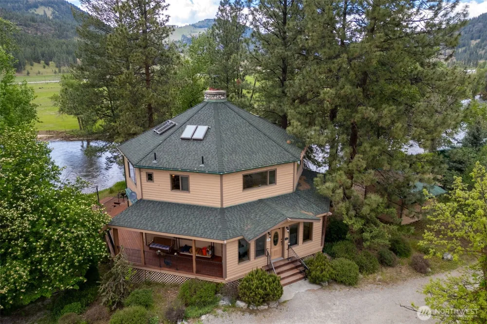 21 Louie Creek Road Curlew, WA 99118