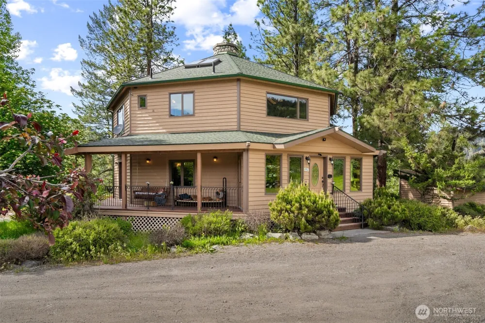 21 Louie Creek Road Curlew, WA 99118
