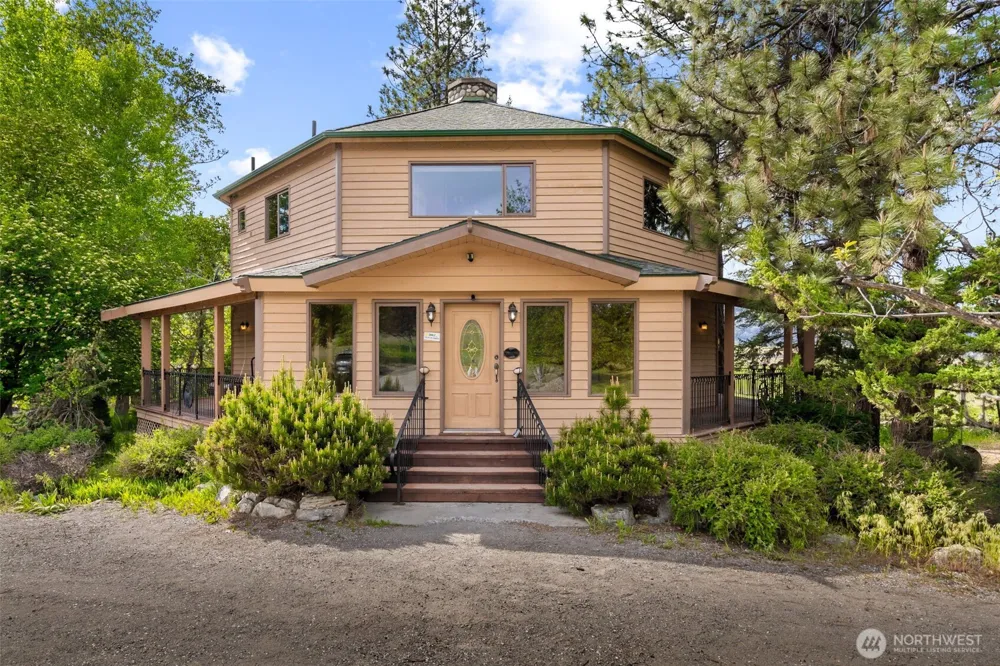 21 Louie Creek Road Curlew, WA 99118