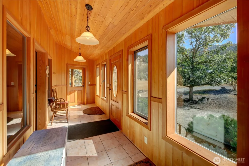 21 Louie Creek Road Curlew, WA 99118