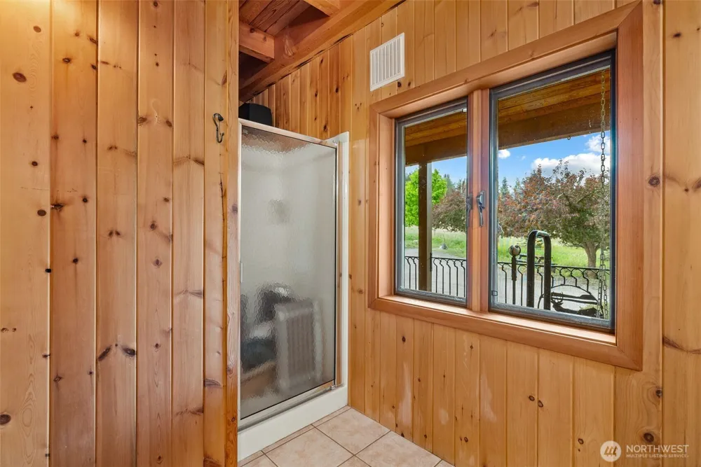 21 Louie Creek Road Curlew, WA 99118