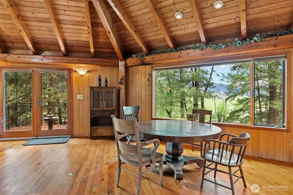 21 Louie Creek Road Curlew, WA 99118
