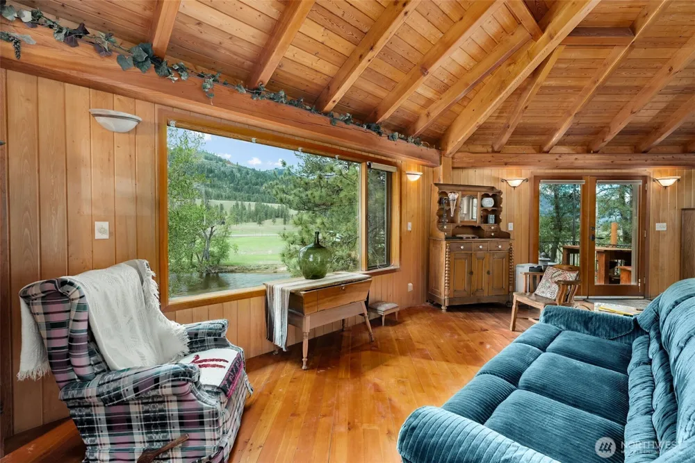 21 Louie Creek Road Curlew, WA 99118