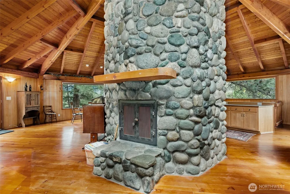 21 Louie Creek Road Curlew, WA 99118