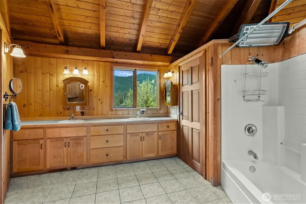 21 Louie Creek Road Curlew, WA 99118