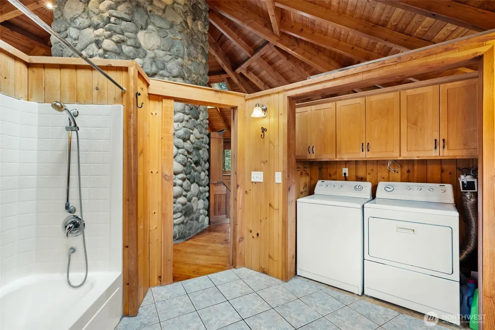 21 Louie Creek Road Curlew, WA 99118