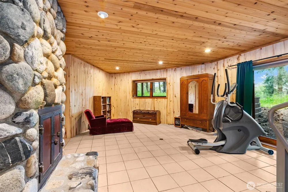 21 Louie Creek Road Curlew, WA 99118