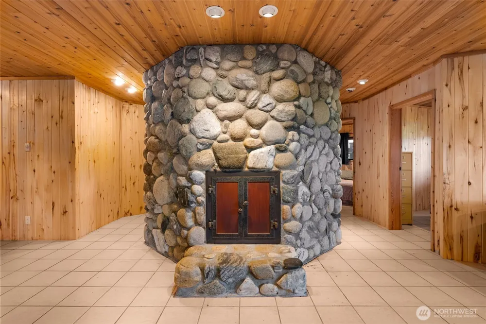 21 Louie Creek Road Curlew, WA 99118