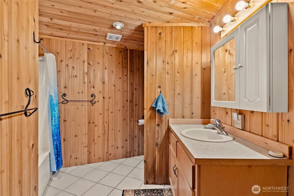 21 Louie Creek Road Curlew, WA 99118