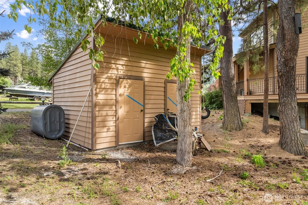 21 Louie Creek Road Curlew, WA 99118