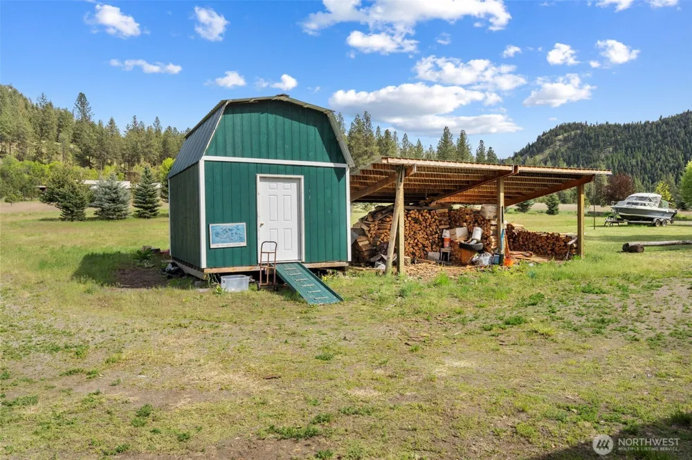 21 Louie Creek Road Curlew, WA 99118